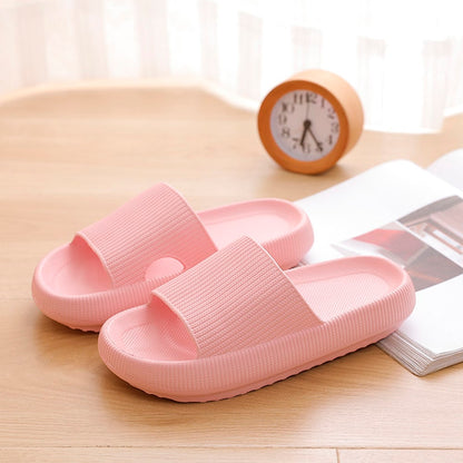 Tofflor – Mjuka & halksäkra i flera fina färger (kända som CozySlide™)