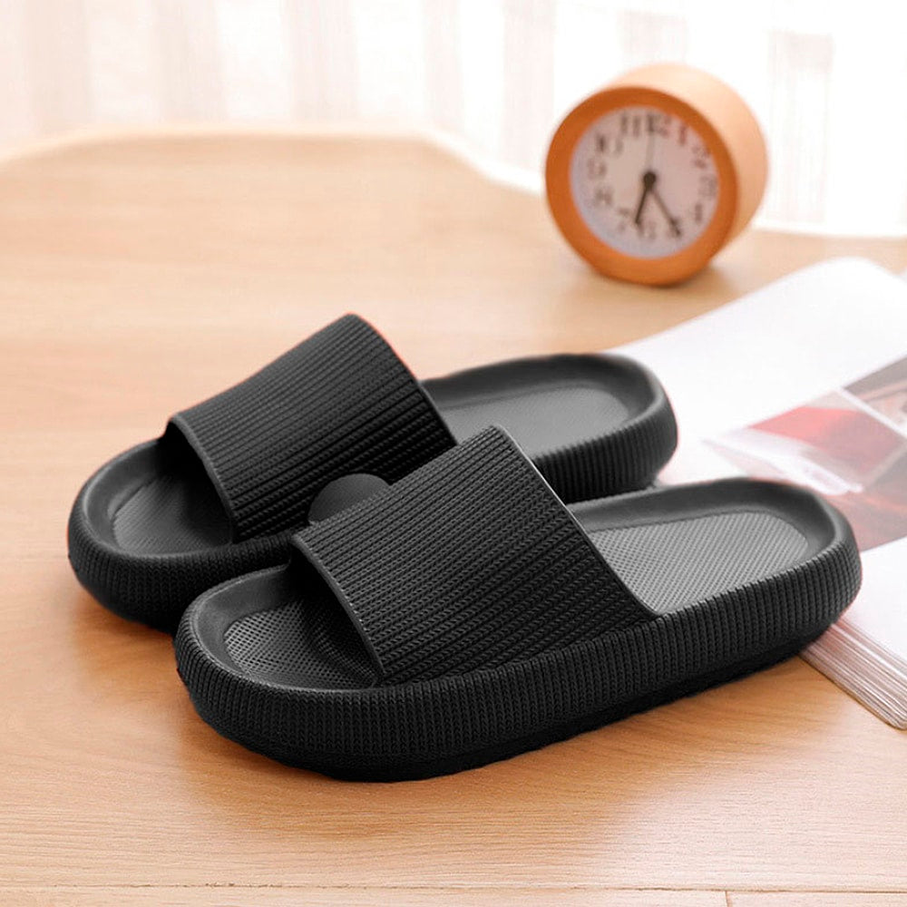 Tofflor – Mjuka & halksäkra i flera fina färger (kända som CozySlide™)