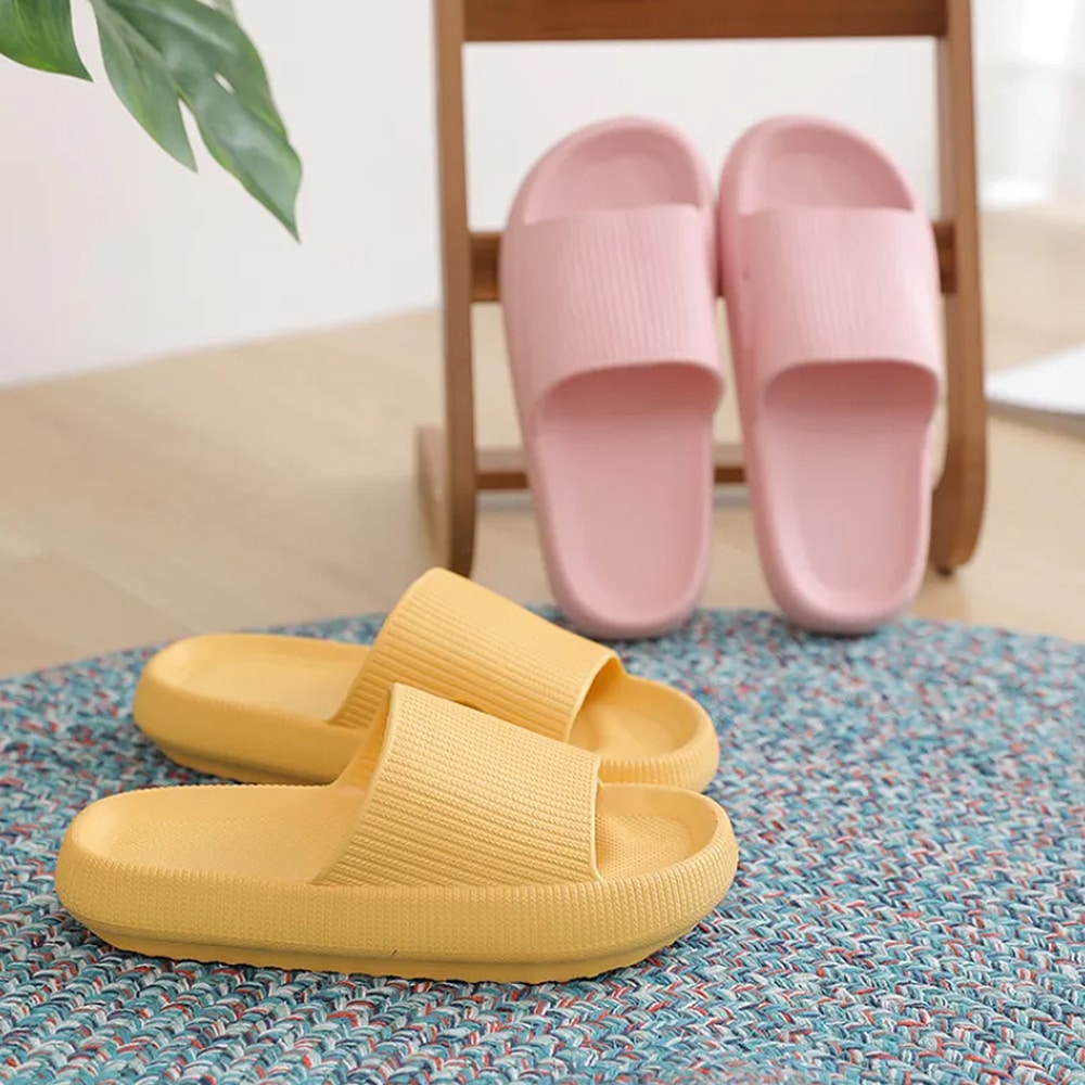 Tofflor – Mjuka & halksäkra i flera fina färger (kända som CozySlide™)
